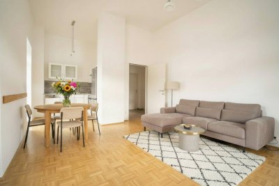 Ein Ort zum Ankommen - 2-Zimmer-Wohnung mit westseitigem Balkon, perfekter Aufteilung &amp; Carport