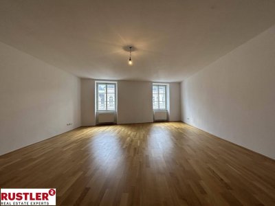 2-ZIMMER-ALTSTADTWOHNUNG MIT FESTUNGSBLICK