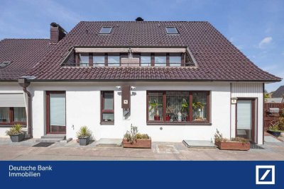 Stilvolle Doppelhaushälfte mit Kaminflair und großzügiger Terrasse – Wohnen in Strandnähe