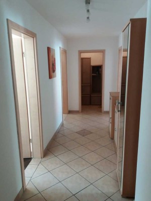 Helle, gepflegte 2-Zimmer-Wohnung mit Balkon und Einbauküche in Ingolstadt