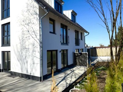 *** Bezugsfrei *** hochwertig ausgestattete Doppelhaushälfte mit idyllisch angelegtem Garten ***