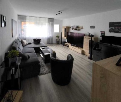Sehr gepflegte 2 ½ R. Erdgeschosswohnung mit Garage in ruhiger Lage von Alstaden