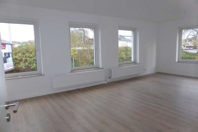 Helle, frisch renovierte 2-Zimmerwohnung direkt im Zentrum von Berg. Gladbach