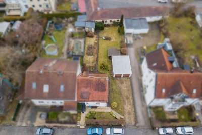 Gelegenheit zur Neugestaltung: Großes Grundstück in familienfreundlicher Lage von Dachau