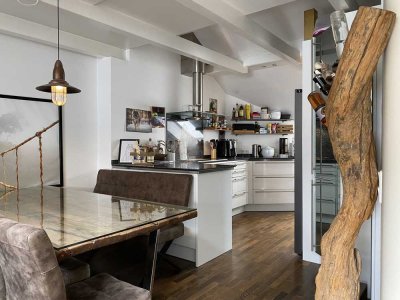 Galeriewohnung mit vielen Extras in bester Lage