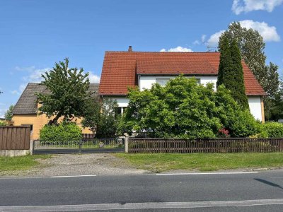 MFH mit Mieteinnahmen & EFH (Leerstehend) mit Potenzial auf großem Grundstück in Schapen