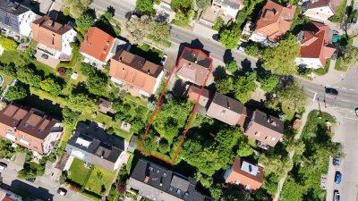 VIELSEITIGES ZWEIFAMILIENHAUS IN STUTTGART-DEGERLOCH – IDEAL FÜR SANIERUNG ODER ANBAU