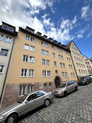Top Lage - 200 m zur Kaiserburg - vermietete Dachgeschosswohnung - (Prov.frei!)