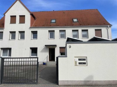 Rarität in Magdeburg Alt Olvenstedt -  gepflegtes 4 bis 5 Parteien MFH - separaten Baugrundstück!
