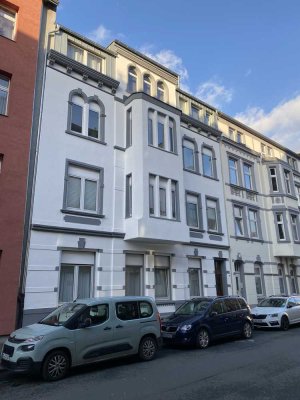 Charmante 1,5-Zimmer-Wohnung in zentralem Altbau – Bochum, Widumestraße 10 mit Einbauküche