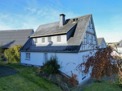 / Charmantes Modernisierungsobjekt mit Ausbaureserve!