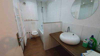 Schönes modernes Wohnen im Dachgeschoss in zentrumsnaher Lage