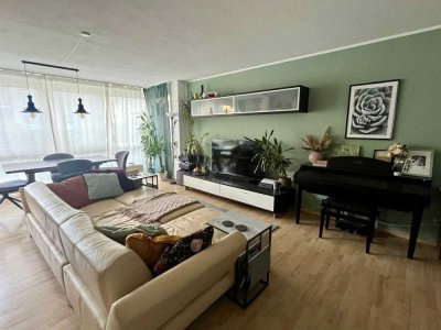 Modernes Wohnen in Neureut: Helle 3-Zimmer-Wohnung mit großer Terasse und Duplexplatz in der Tiefgar
