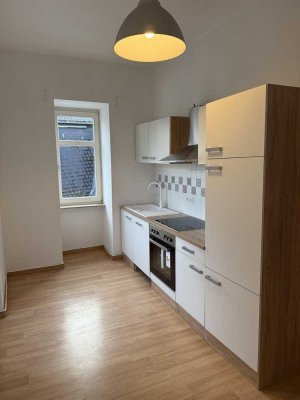 Charmante 3-Zimmer-Wohnung in ruhiger Jugendstilvilla - Erstbezug nach Renovierung, neue Einbauküche