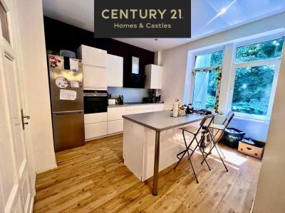 Großzügige, umfangreich renovierte Wohnung mit Garten und Terrasse in bester Lage von Alt-SB