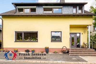 Freistehendes Mehrfamilienhaus in Schüller - Garten, Terrasse & Solaranlage