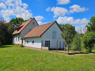 Provisionsfreies Ein- bis Zweifamilienhaus mit Nebengebäude in Völksen