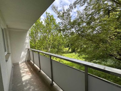 Gemütliche Singlewohnung mit Balkon und Blick ins Grüne in Halle