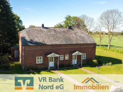 Historisches Gebäude mit Charme und weitläufigem Grundstück am Feldrand