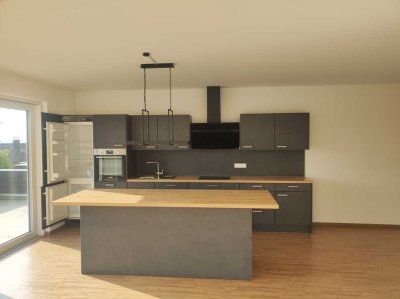 3- Zimmer, großer Balkon, Neubau mit sensationellem Blick über das Neckartal