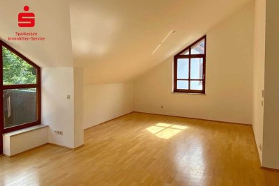 Charmante 2-Zimmer-Dachgeschosswohnung mit Südbalkon
