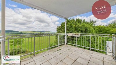 PERL: SOFORT FREI! 107 M² WOHNUNG + 2 GARAGEN + TOLLE AUSSICHT!