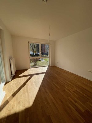 Wohntraum am Luitpoldpark: Frisch renovierte 1-Zimmer-Wohnung mit Balkon und Einbauküche