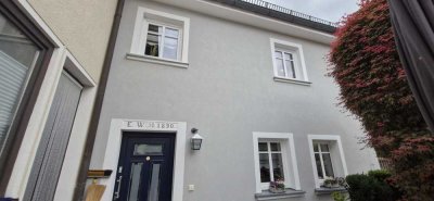 Altbau, Anbau eines wohnhaus mit eigenem Eingang,