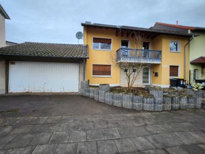 Renovierungsbedürftige Doppelhaushälfte in Köln-Höhenhaus