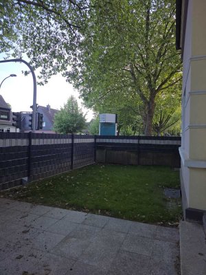 Frisch renovierte 3,5 Zimmer- Erdgeschosswohnung mit 101 qm & eigenen Garten in Kornharpen