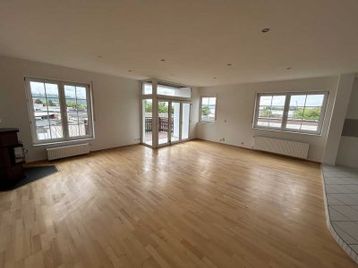Frisch Renovierte 3 Zimmerwohnung mit Balkon in Koblenz