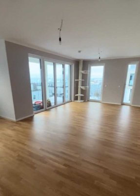 4-Zimmer Wohnung mit Blick über die Dächer Schönefelds auf den BER