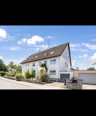 exklusive 1-Zimmer DG-Wohnung mit Terrasse, Badewanne und Kamin im wunderschönen und ruhigen Rüppurr