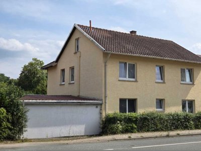 Privatverkauf - Stadtrand von Kronach: Großes Haus mit Garten & vielen Nutzungsmöglichkeiten