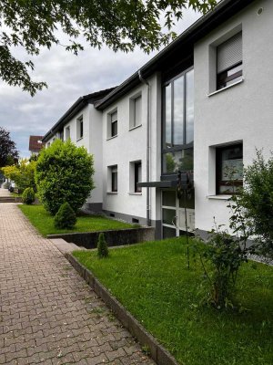 3-Zimmer-Wohnung mit großem Balkon und großem Kellerbereich in Böblingen-Tannenberg