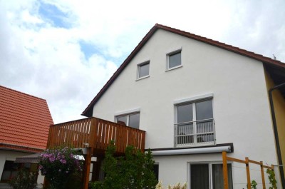 Helle 4-Zimmer Maisonette-Wohnung mit Balkon in Weil