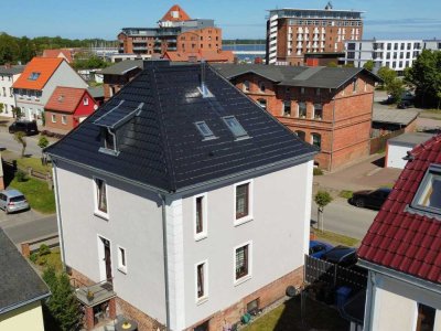 Leben, investieren, genießen – charmantes Stadthaus mit maritimem Flair am Barther Yachthafen