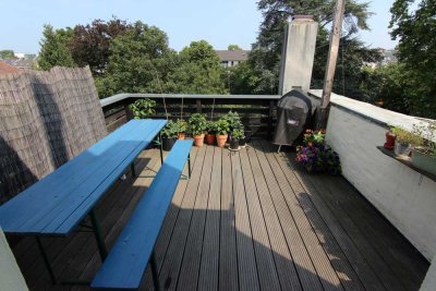 3-Zimmer Dachgeschoßwohnung mit Dachterrasse in Gründerzeithaus (Südstadt)