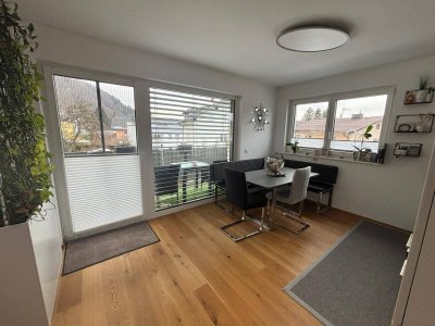 Neuwertige 3-Zimmer-Premium-Wohung mit Balkon &amp; Stellplatz in ruhigem Haus
