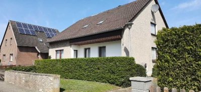 Familienfreundliches Einfamilienhaus mit zwei Wohneinheiten - provisionsfrei