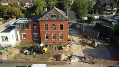 Erstbezug sarnierte Altbauwohnung mit Balkon im Zentrum von Wevelinghoven