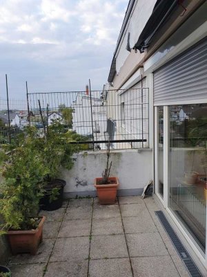 3-Zimmer-Wohnung mit Vollbad, Aufzug und TG-Stellplatz – modernisiert 2012