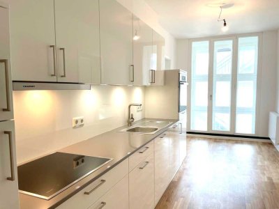 Wohnen & Arbeiten: Offene Wohnküche, 3 sep.Zimmer, Parkett,  Terrasse und Garten möglich