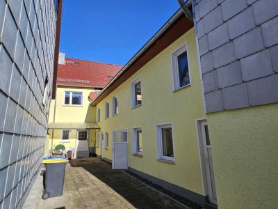 Gepflegtes Einfamilienhaus mit großem Nebengelass und Garten