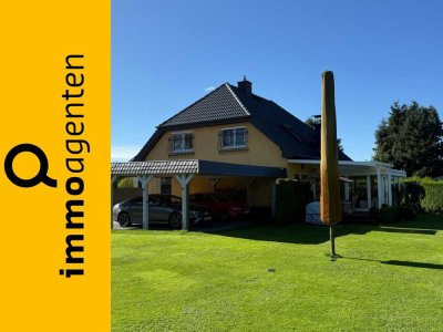**RESERVIERT** Familienfreundliches Einfamilienhaus mit Sauna, großem Garten und Wintergarten