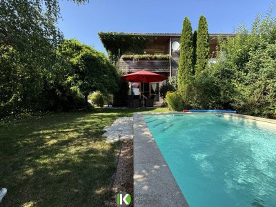 Bald zu Hause! Neuwertige Doppelhaushälfte mit Pool!