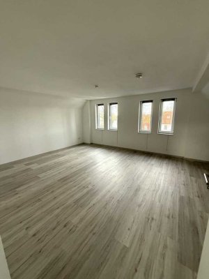 stilvolle 2-Zimmerwohnung in kernsanierter Altbauvilla in Seehausen mit EBK