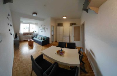Lichtdurchflutete kleine Dachgeschoßwohnung.