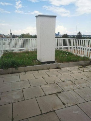 Single Wohnung mit Garten im 4.Stock