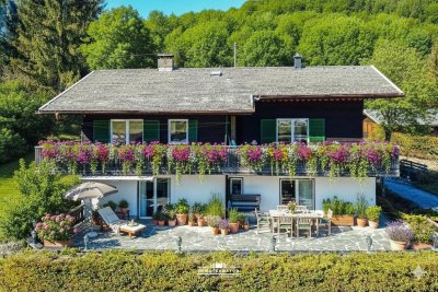 Sanierungsbedürftiges Appartementhaus mit Blick zum Weissensee inkl. 2428 m2 bebaubarem Grundstück